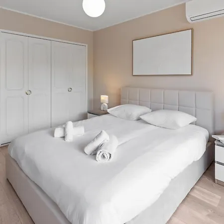 La - Spacious - Sea View - Parking - Ac - Pool Apartament *