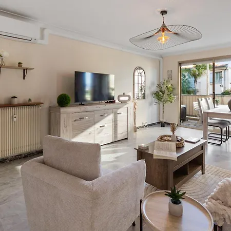 La - Spacious - Sea View - Parking - Ac - Pool Apartament *