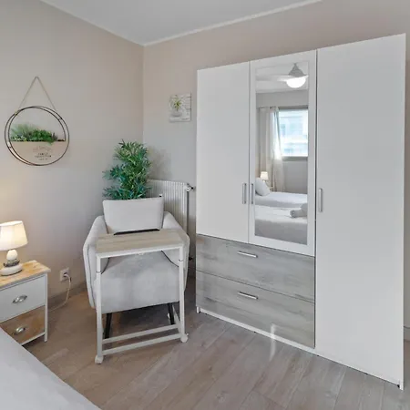 La - Spacious - Sea View - Parking - Ac - Pool Apartament *