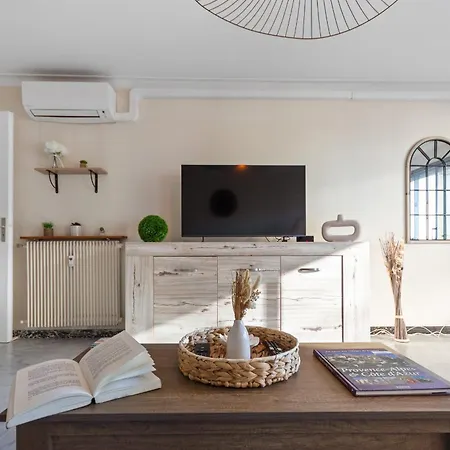Apartament La - Spacious - Sea View - Parking - Ac - Pool