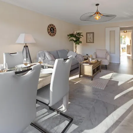 Apartament La - Spacious - Sea View - Parking - Ac - Pool *
