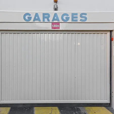 La - Spacieux - Vue - Parking - Clim - Piscine Appartement *