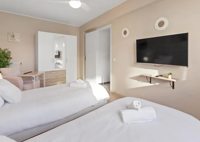 Lejlighed La - Spacious - Sea View - Parking - Ac - Pool *