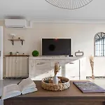 Apartamento La - Spacious - Sea View - Parking - Ac - Pool