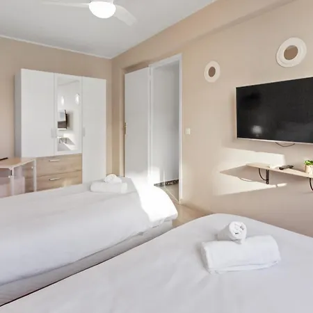 Апартаменты La - Spacious - Sea View - Parking - Ac - Pool *