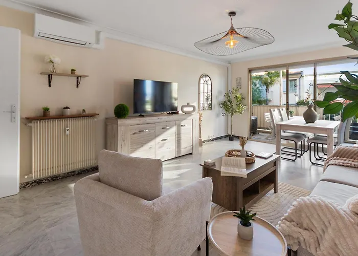 La - Spacious - Sea View - Parking - Ac - Pool Apartment *