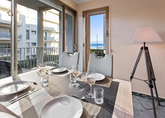 Apartment La - Spacious - Sea View - Parking - Ac - Pool