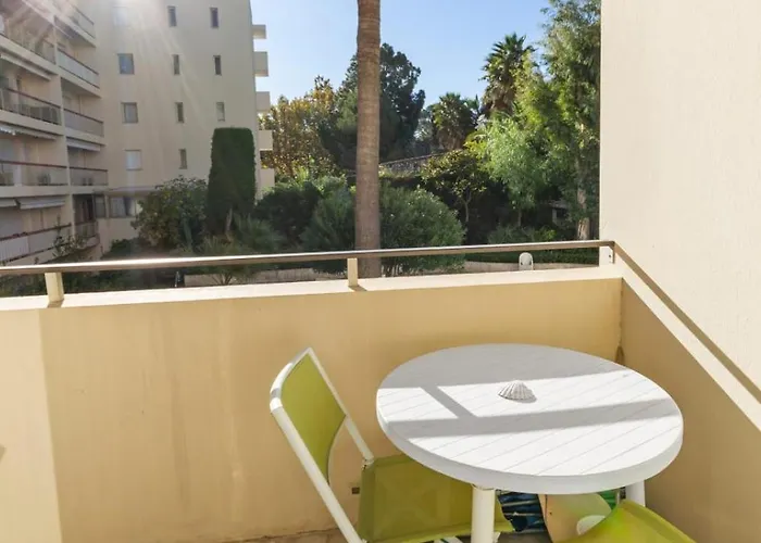 Apartmán La - Spacious - Sea View - Parking - Ac - Pool *